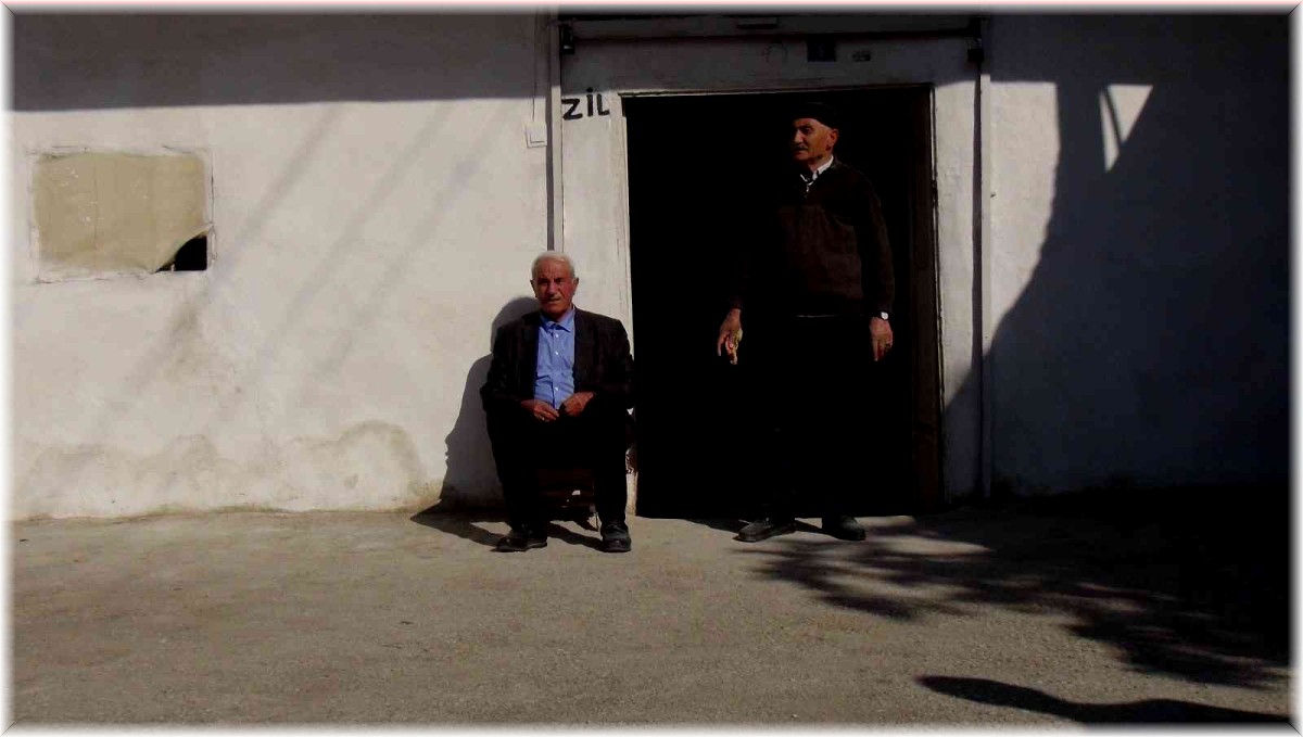 Baba yadigarı değirmencilik mesleğini oğluyla sürdürüyor