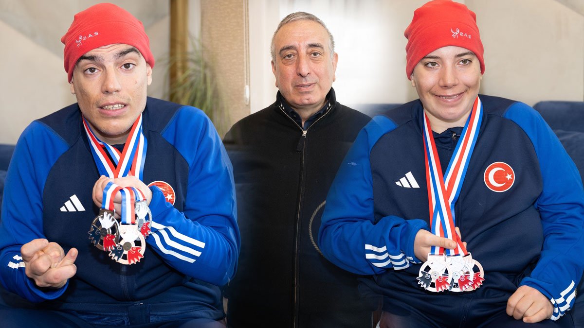 Babalarının desteğiyle zirveye çıkan otizmli ikiz milli kayakçılar uluslararası başarılar elde ediyor