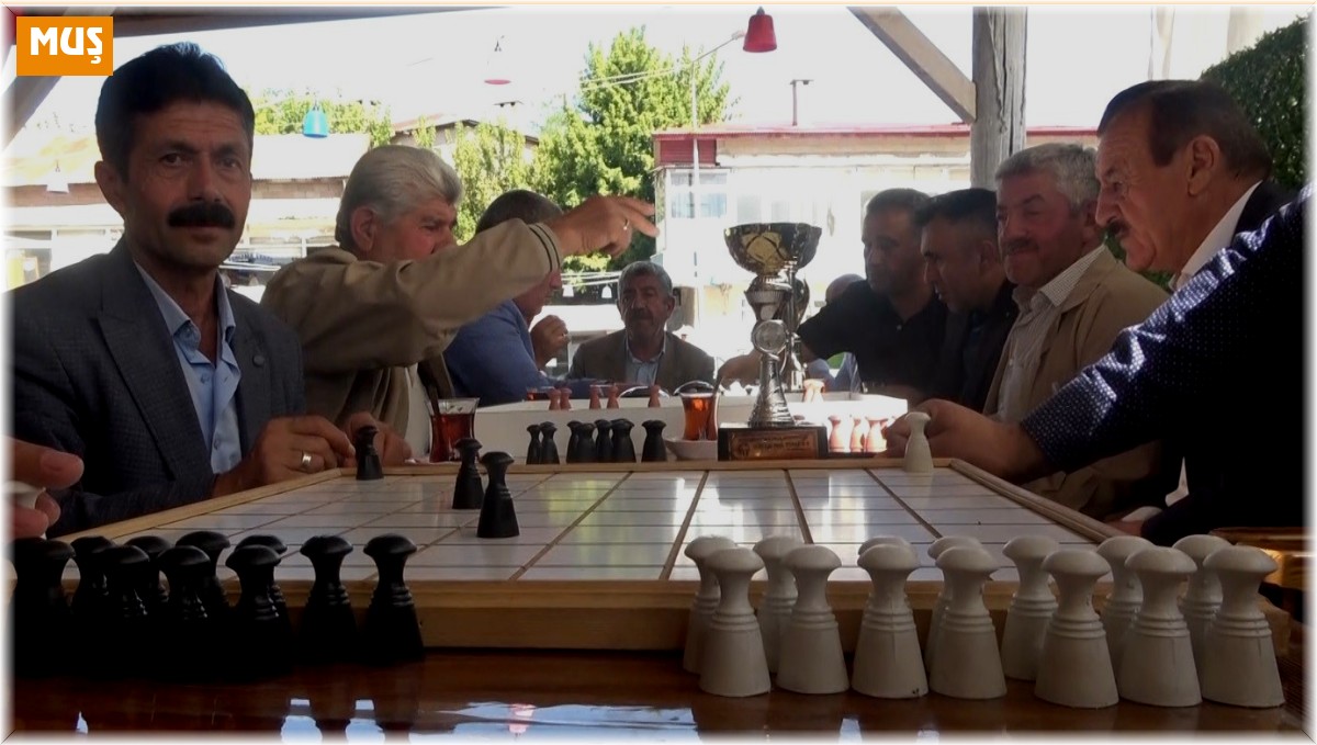 Babasından öğrendiği taktik oyun ile dünya 3'üncüsü oldu