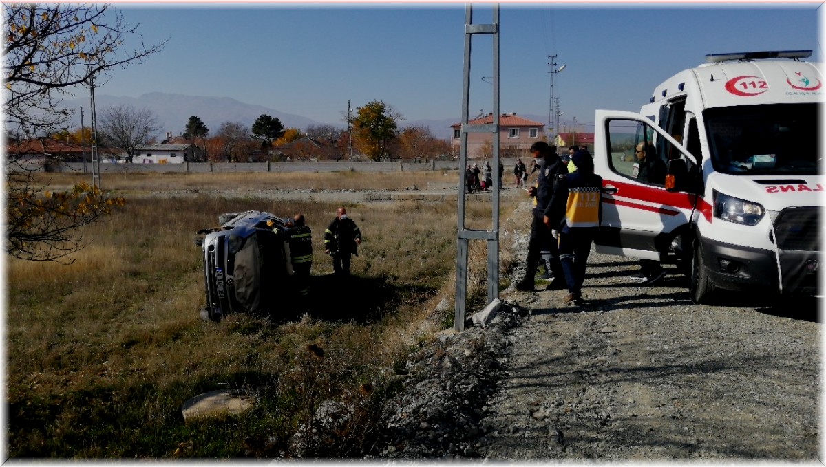 Babasının otomobilini kaçıran küçük sürücü kaza yaptı