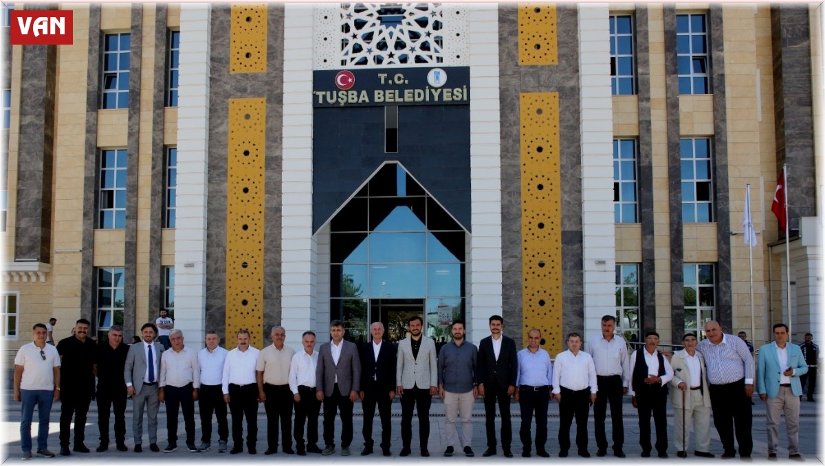 Bağcılar Belediye Başkanı Özdemir'den Tuşba Belediye Başkanı Akman'a ziyaret