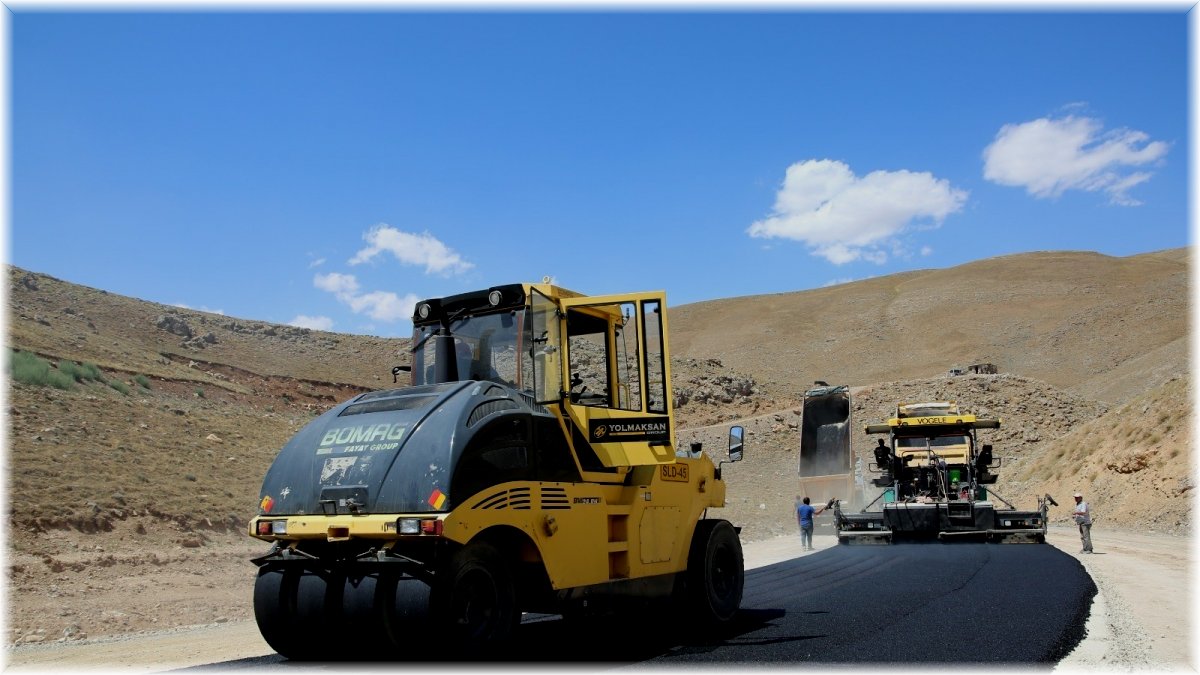 Bağrıyanık Mahallesi’nin 20 yıllık yol sorunu sona erdi