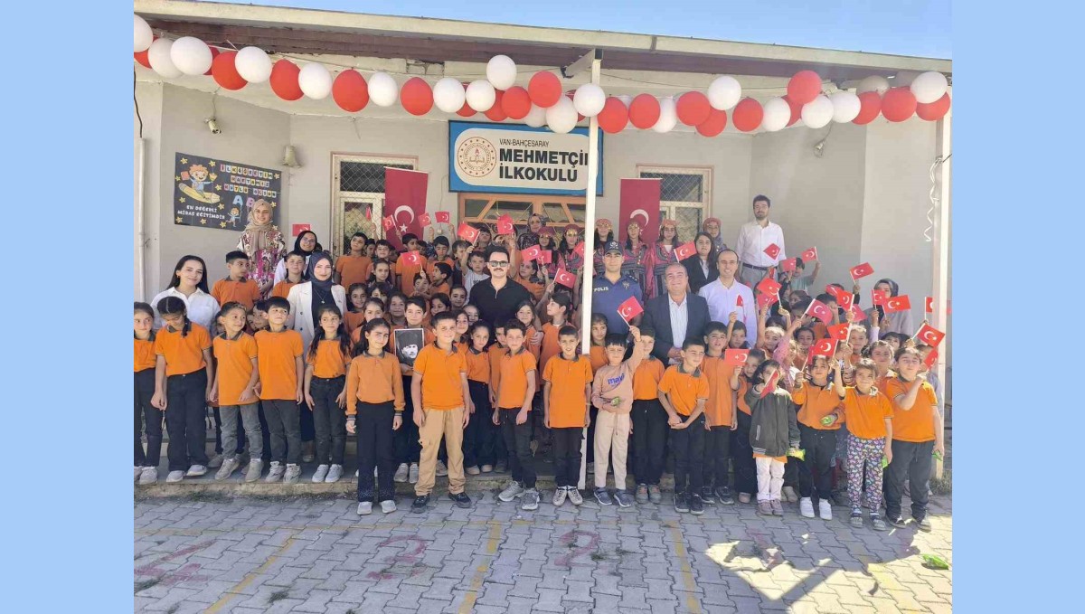 Bahçesaray'da ilköğretim haftası etkinliği düzenlendi