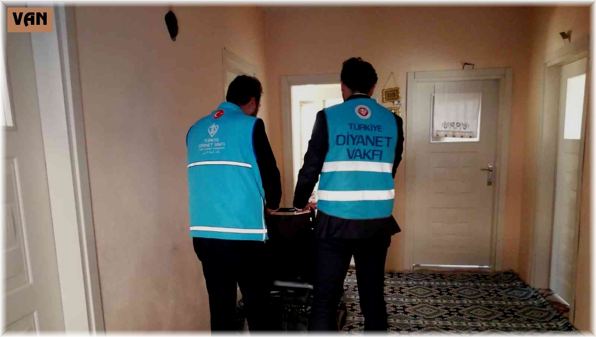 Bahçesaray Müftülüğünden engelli şahsa akülü sandalye