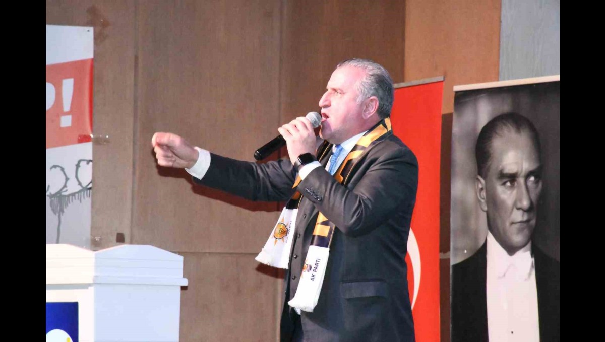 Bakan Bak: "Dünyada gençliğe en büyük yatırım yapan lider Erdoğan'dır"