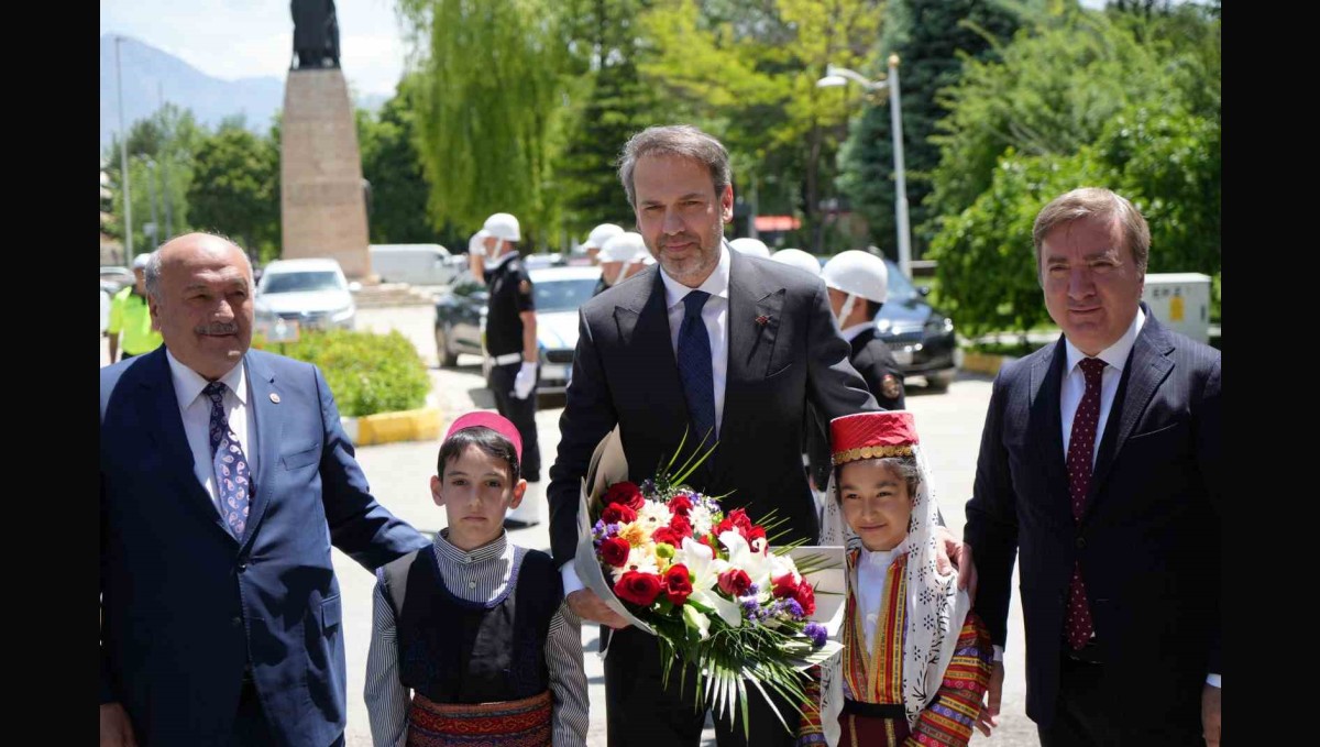 Bakan Bayraktar Erzincan'da