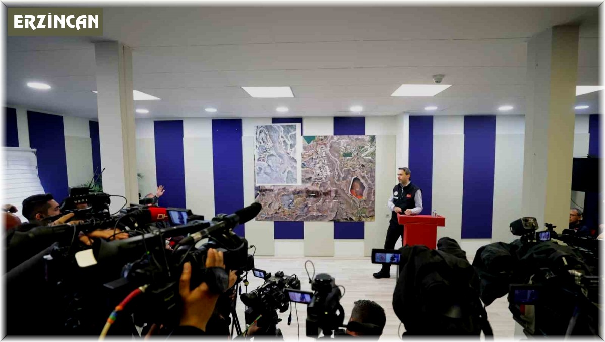 Bakan Bayraktar, gazetecilere bilgilendirmede bulundu