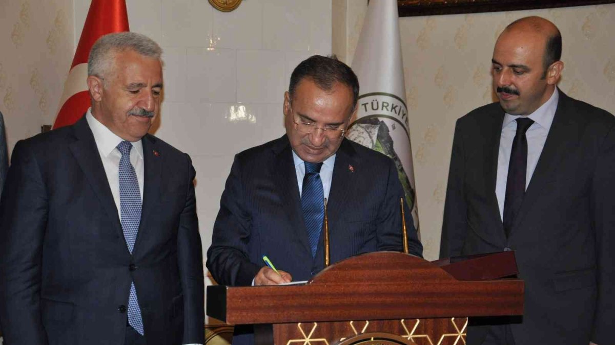 Bakan Bozdağ Kars'ta