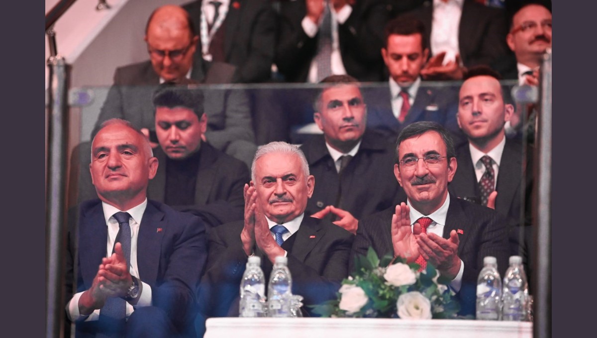 Bakan Ersoy: "Erzurum, geçmişle geleceği, Doğu ile Batı'yı birleştiren canlı bir köprüdür"