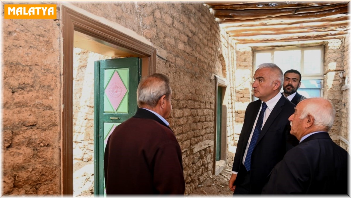 Bakan Ersoy, onarımları süren Cemevlerini ziyaret etti