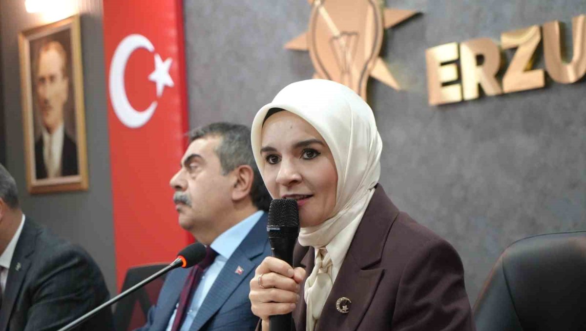 Bakan Göktaş: "Biz hiçbir zaman elimizi sahadan çekmedik, deprem turisti gibi oralara gitmiyoruz her zaman oradayız"