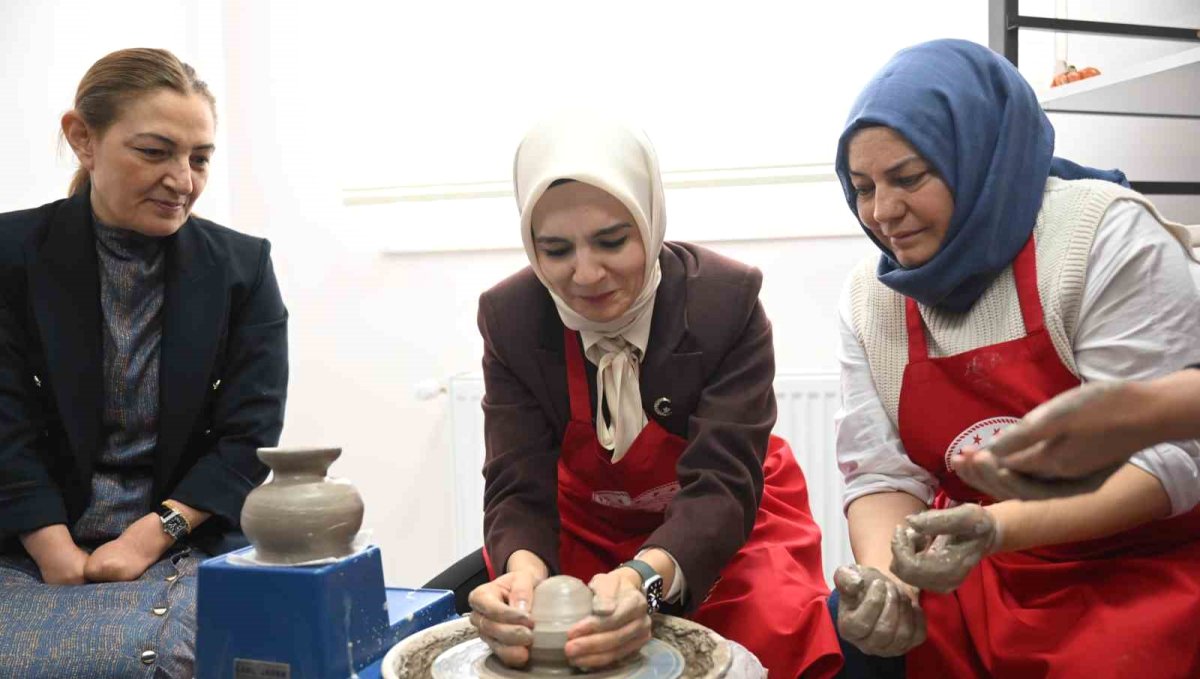 Bakan Göktaş, Erzurum'da Engelli Aktif Yaşam Merkezi'nin açılışını yaptı