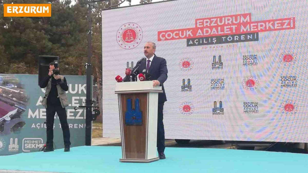 Bakan Gül: "Çocuklarımızın her türlü kötü alışkanlıklarından korunması için en önemli siper aile yuvasıdır"