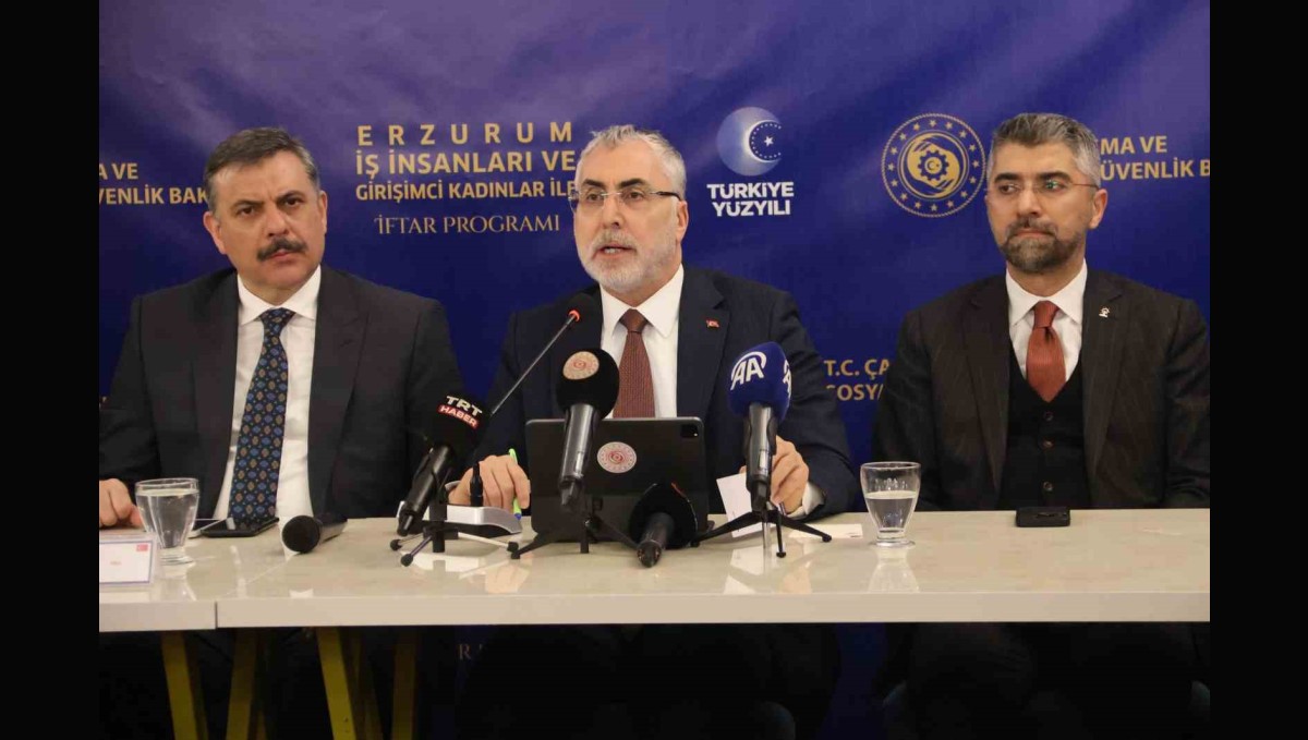 Bakan Işıkhan, Erzurum'da iş adamlarıyla iftarda bir araya geldi