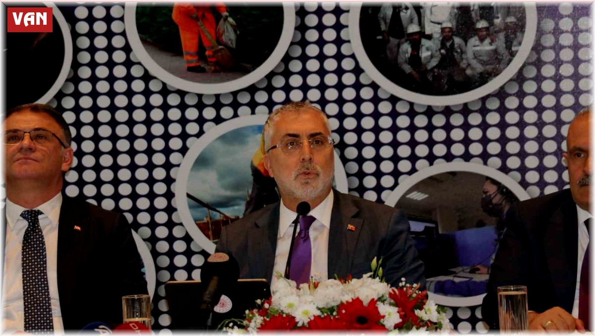 Bakan Işıkhan: "Türkiye, artık yüz yıllık kalkınma planları yapan bir ülke haline gelmiştir"