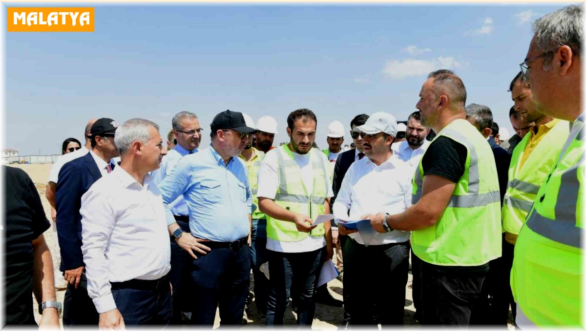 Bakan Kacır: "1 milyar 400 milyon TL tutarında bir yatırımı Malatya'mıza kazandırıyoruz"