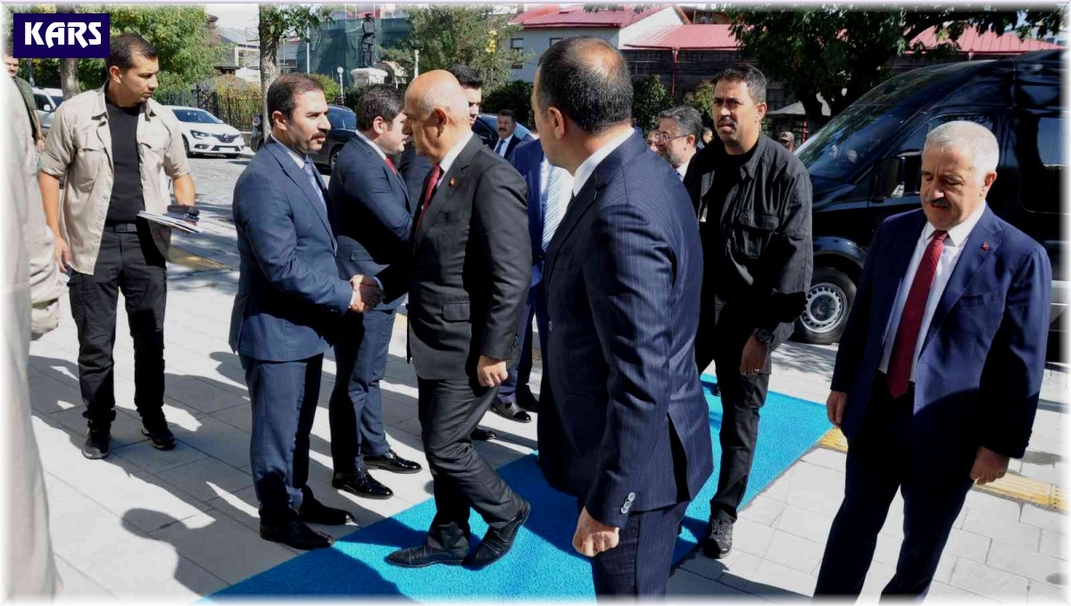 Bakan Kirişci Kars'ta