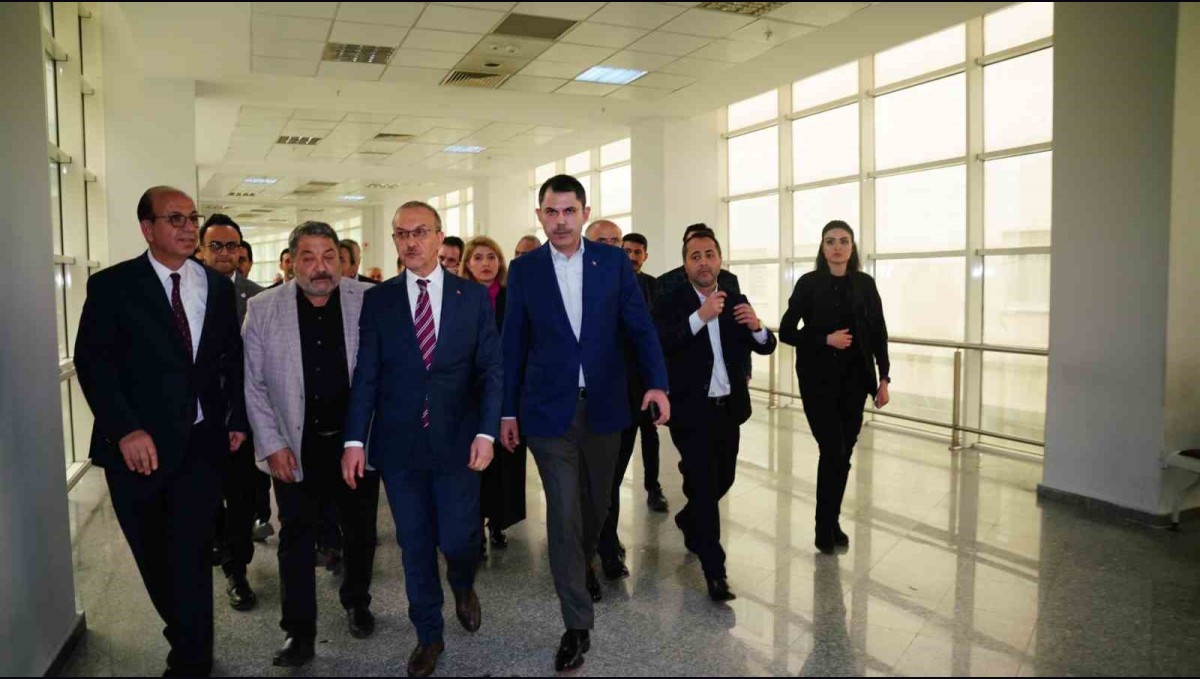 Bakan Kurum, AK Parti Malatya İl Başkanı'nın sağlık durumu hakkında bilgi aldı