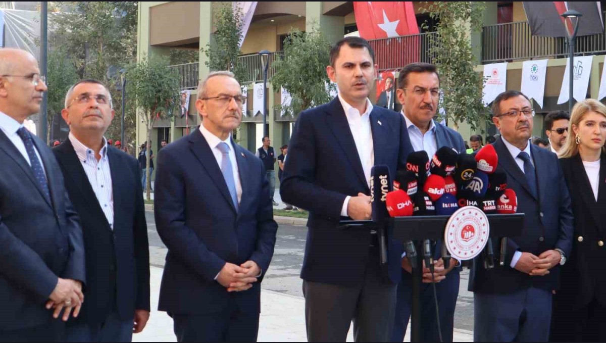 Bakan Kurum: "Şehirlerimiz her alanda ayağa kalkıyor"