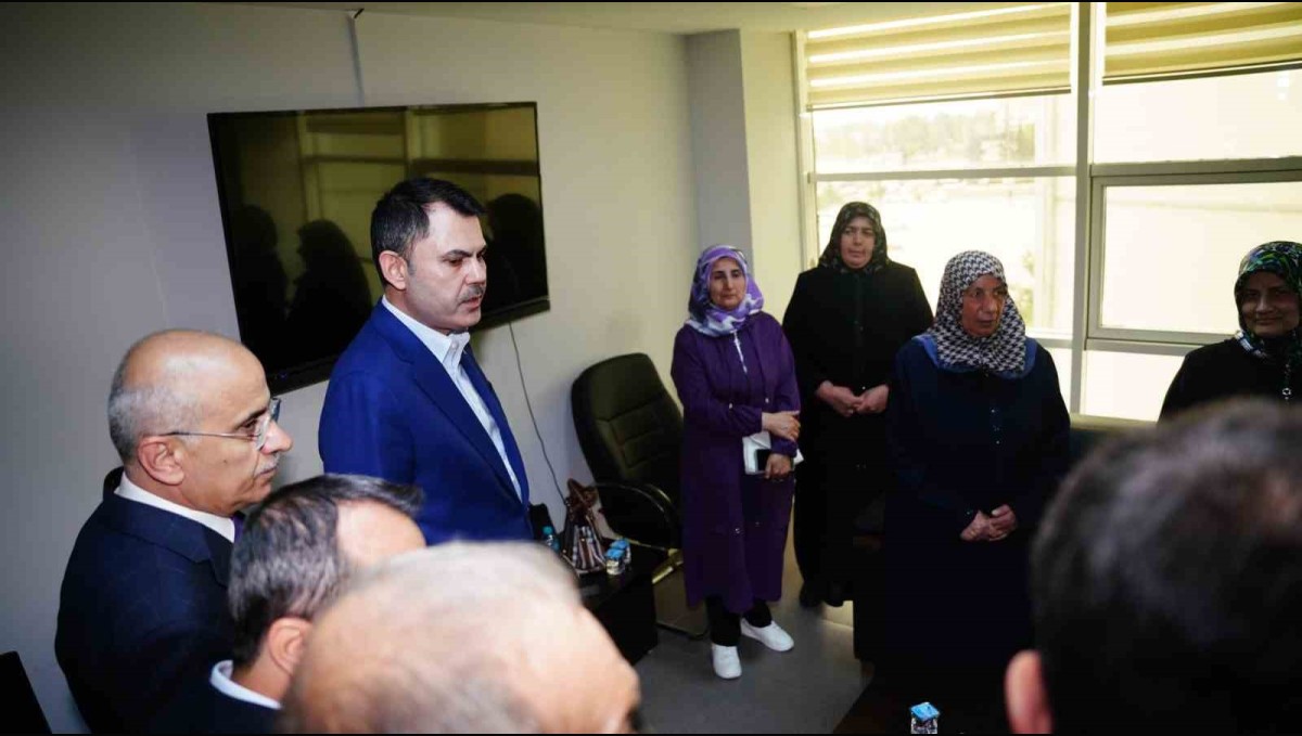 Bakan Kurum: "Son yuvamız teslim edilinceye kadar burada olmaya devam edeceğiz"