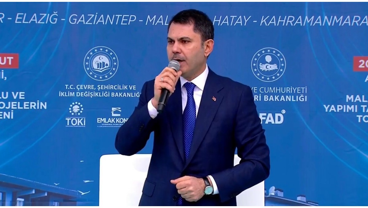 Bakan Kurum: "Teslim ettiğimiz her bir konut, Türkiye Cumhuriyeti'nin milletine uzattığı şefkat elidir"