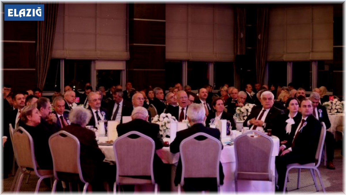 Bakan Soylu'dan, Vali Yardımcısı Abbasoğlu'na 'Üstün başarı ödülü'