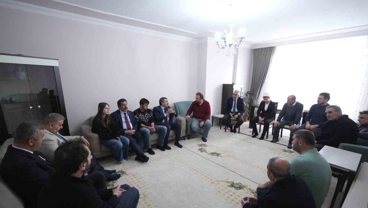 Bakan Tekin'den taziye ziyareti