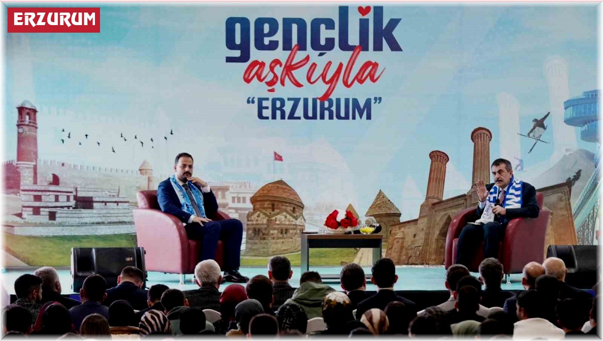 Bakan Tekin Erzurum'da gençlerle buluştu