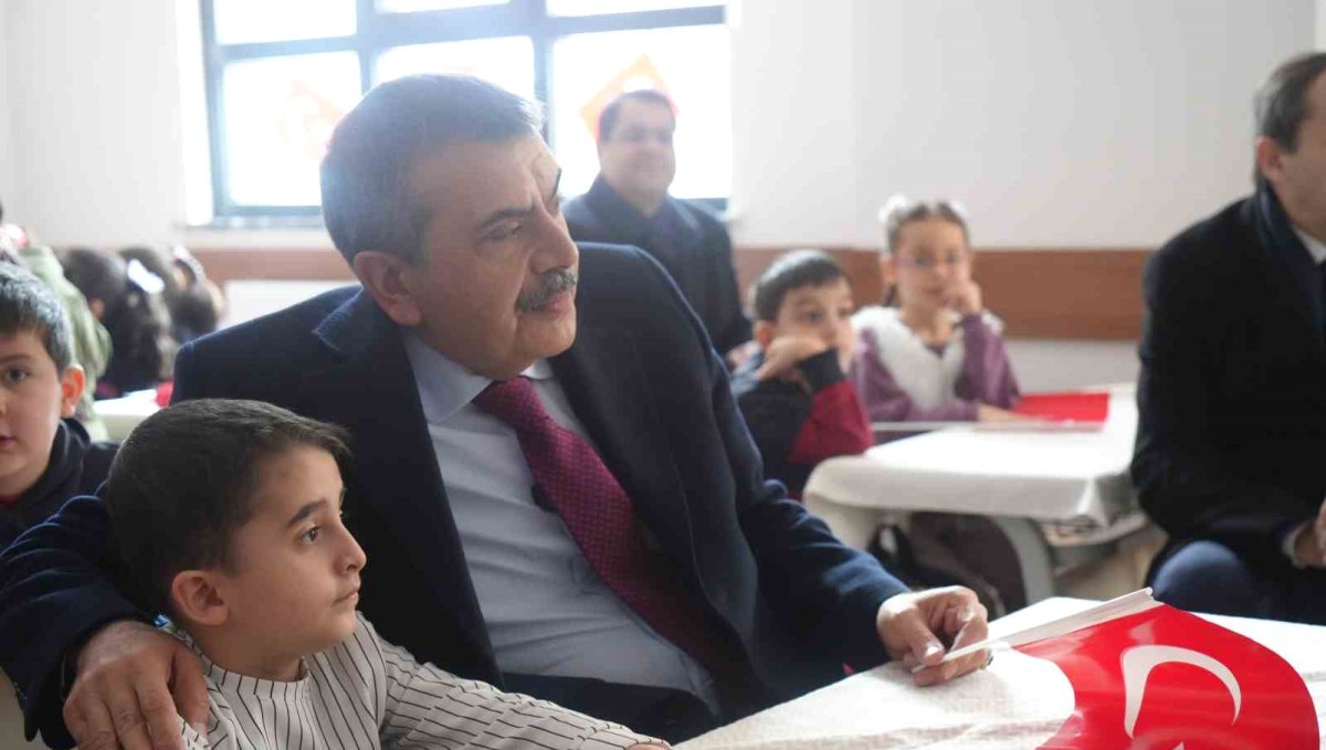 Bakan Tekin, "Kimsenin dini inancını sorgulamadık"