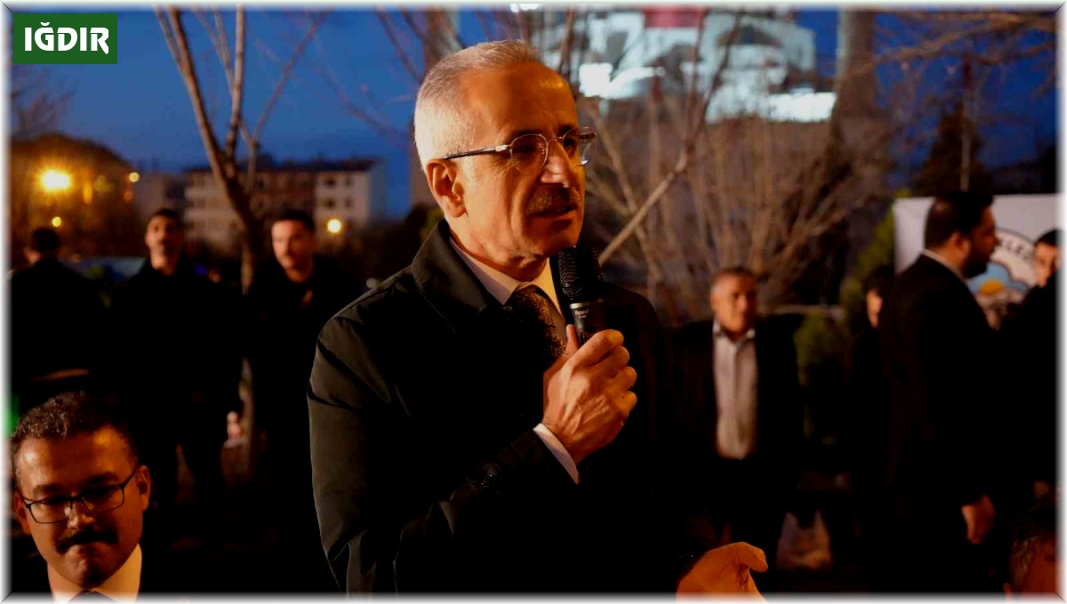 Bakan Uraloğlu, Iğdır'da esnafı ziyaret etti, vatandaşlarla iftar yaptı