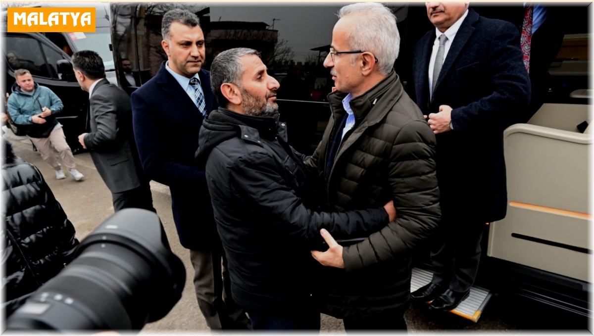 Bakan Uraloğlu'ndan şehit Emre Taşkın'ın ailesine taziye ziyareti