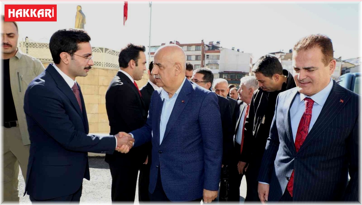 Bakan Vahit Kirişçi Hakkari'de