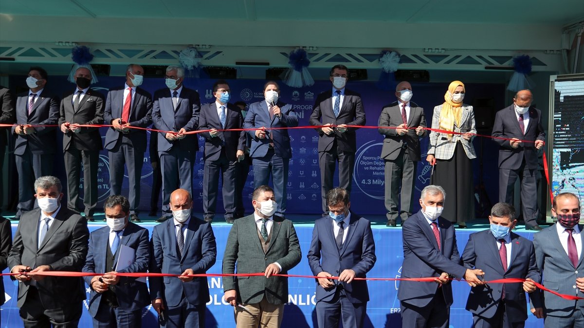 Bakan Varank, Erzurum'da Cazibe Merkezlerini Destekleme Programı Toplu Açılış Töreni'nde konuştu: