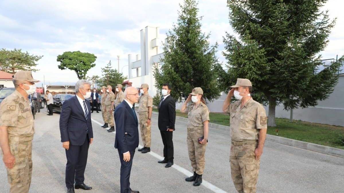 Bakan yardımcısı Erdil, Erzincan'da incelemelerde bulundu
