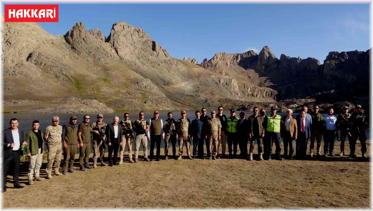 Bakan Yardımcısı Gizligider, 3 bin 500 rakımlı Sat göllerinde çay içti