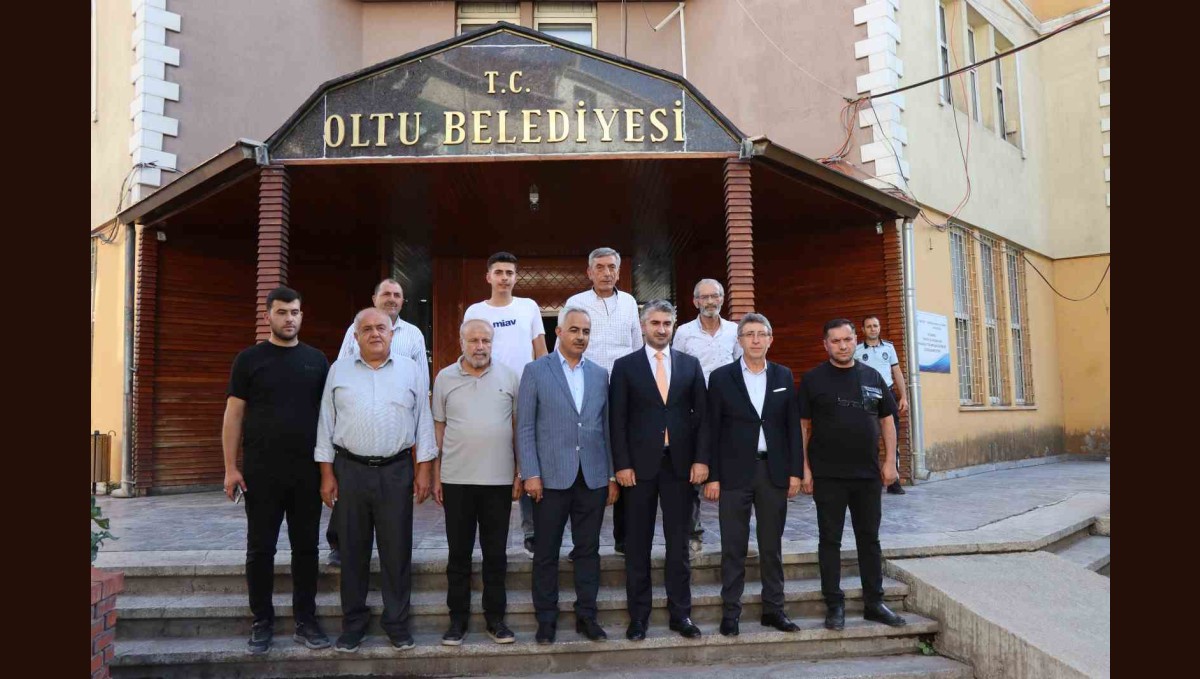 Bakan Yardımcısı Tarıkdaroğlu Oltu'da temaslarda bulundu