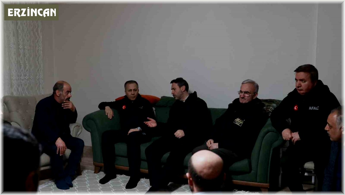 Bakan Yerlikaya ile Bakan Bayraktar'dan madencilerin ailelerine geçmiş olsun ziyareti