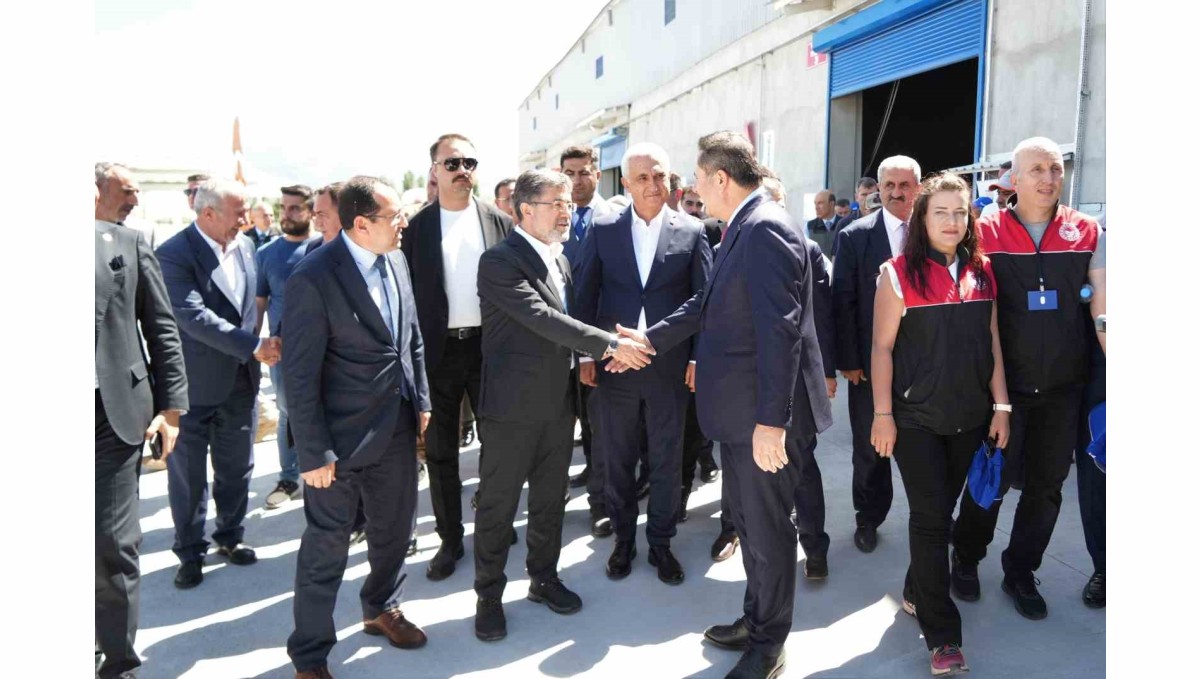 Bakan Yumaklı: "Tohumda dünyanın ilk 10 ülkesinden biriyiz"