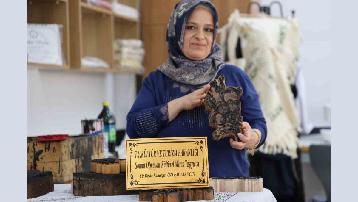 Bakanlıktan sanatçı belgesi alan usta, çit baskıyı geleceğe taşıyor
