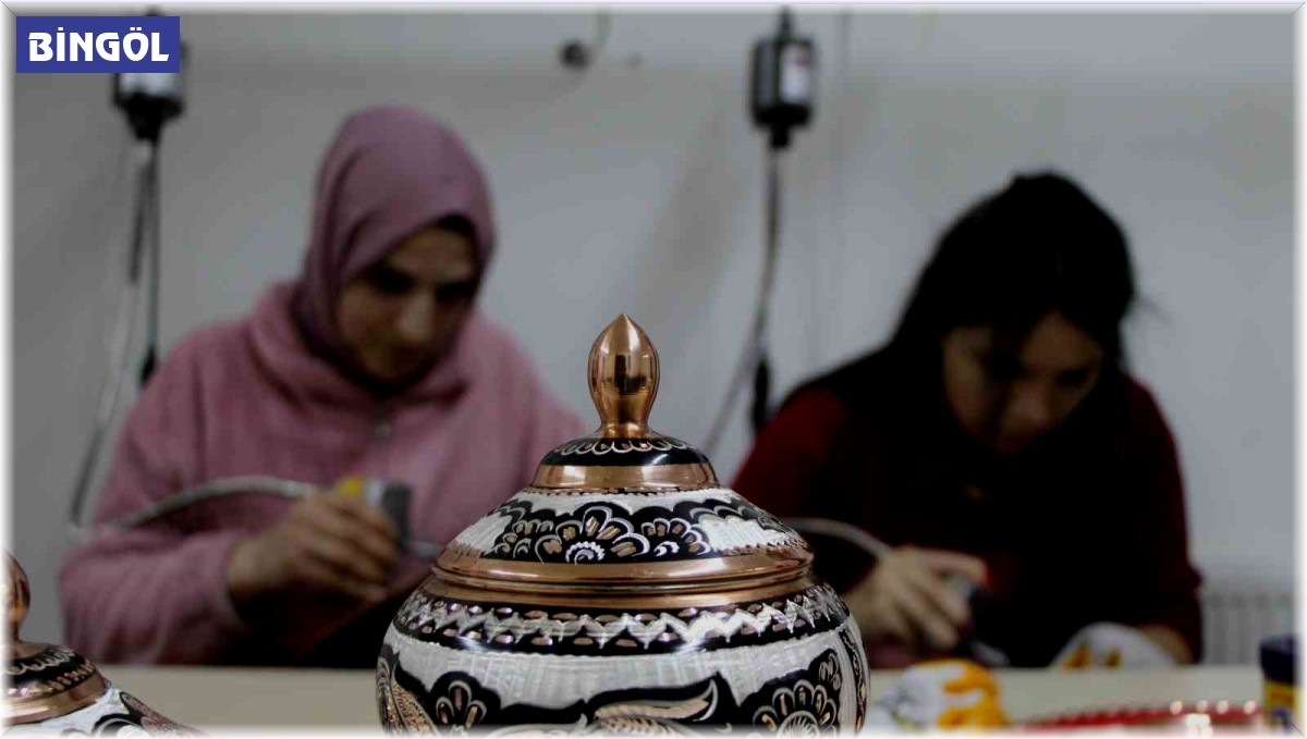 Bakır, kadınların elinde sanata dönüşüyor