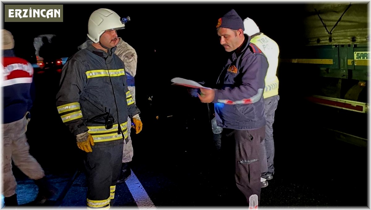 Balataları yanan tıra itfaiye müdahale etti