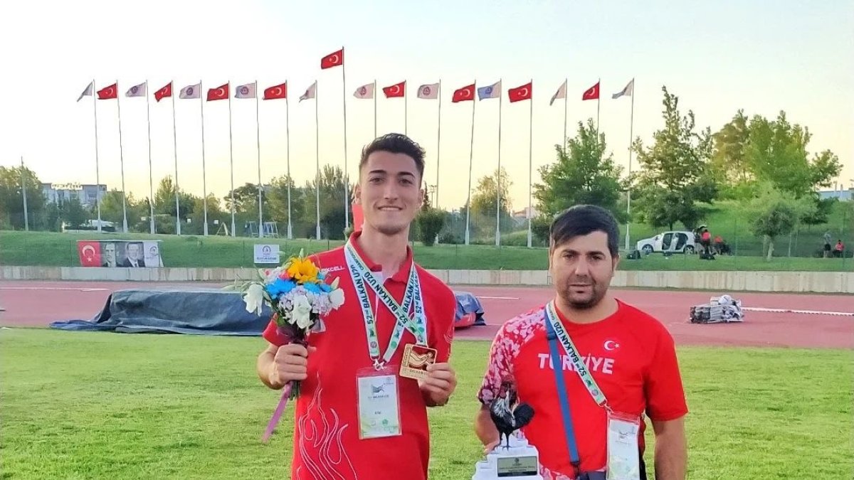 Balkan U20 Atletizm Şampiyonası'nda Ağrılı sporcu Ali Demir, Balkan Şampiyonu oldu