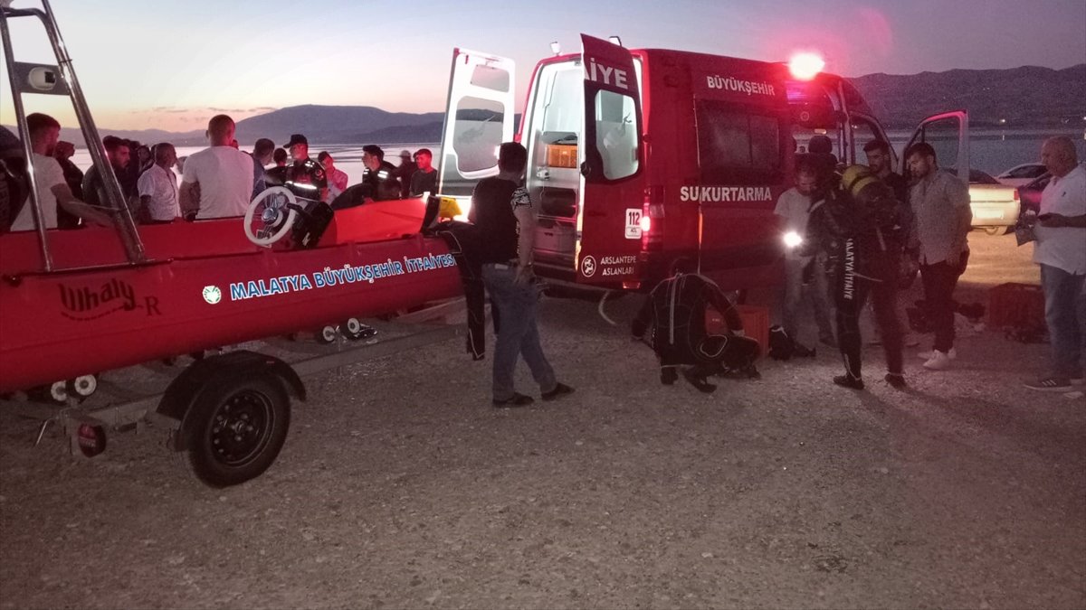 Baraj gölünde boğulma tehlikesi geçiren kardeşini kurtaran genç boğuldu