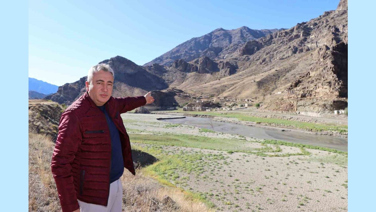 Baraj suları çekildi, tabiat yeniden yeşerdi