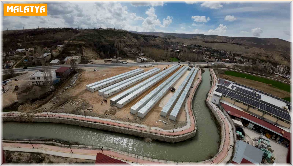 Başakşehir Belediye Başkanı Kartoğlu Malatya'daki konteyner kentleri gezdi