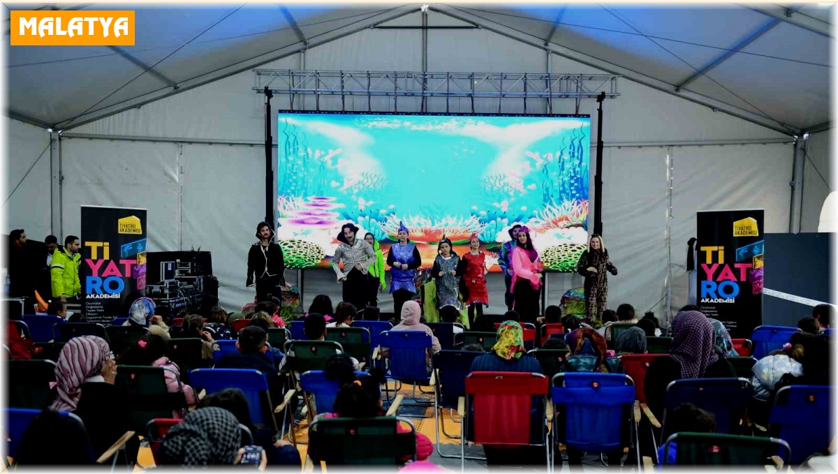 Başakşehir Tiyatro Akademisi depremzede çocuklar için sahne aldı