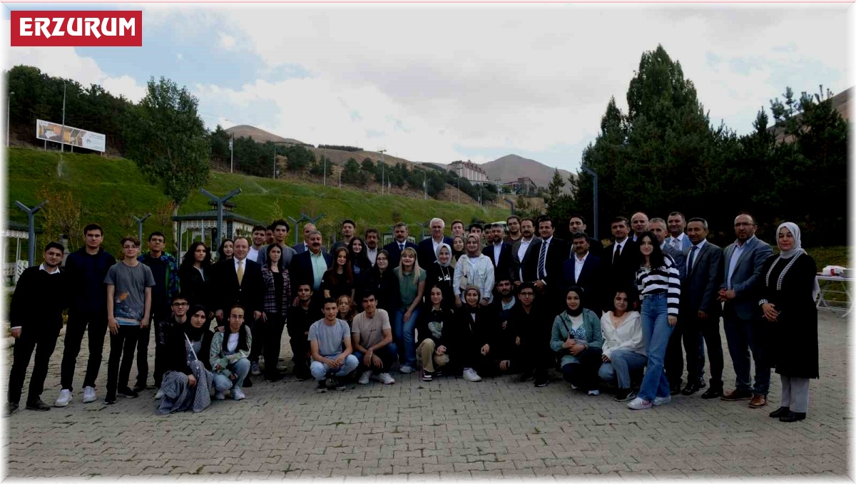 Başarıları öğrencilerle piknikte buluştular