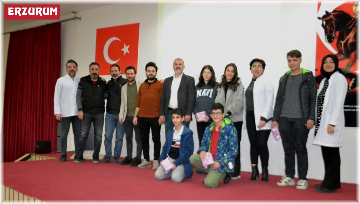 Başarılı öğrenciler ödüllendirildi