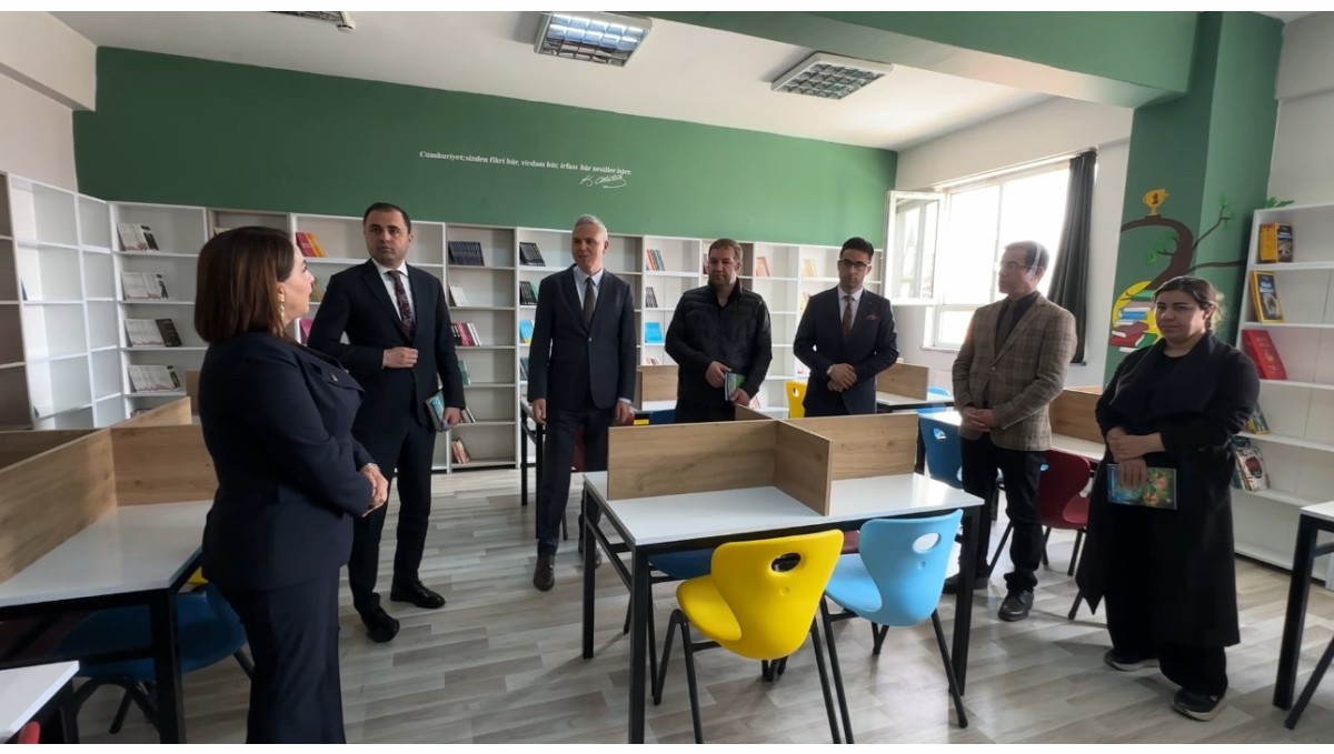 Başıboş köpeklerin saldırısında hayatını kaybeden Eslem Teker adına kütüphane açıldı