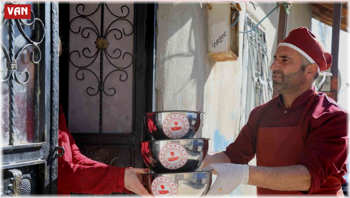 Başkale aşevinden, her gün 214 kişiye sıcak yemek